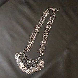 Woman’s 9inch light chocked necklace